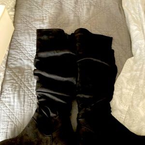 NWT Room of Fashion 8.5 Scrunchy Boots